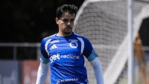 Fagner enfrenta o Corinthians pelo Cruzeiro; atleta nunca venceu a ex-equipe
