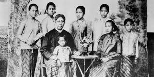 Hasil gambar untuk keluarga ra kartini