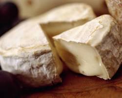 Soft cheese: Camembert, Brieの画像