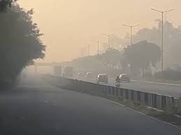 हरियाणा में मौसम का बदलाव: तापमान में गिरावट, स्मॉग और ठंडी रातें - Imagen principal del artículo