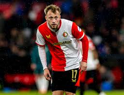 LIVE eredivisie | Feyenoord zonder Ueda en Timber tegen stadsgenoot Sparta, Van Persie zet Tengstedt in de spits