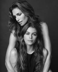 Résultat de recherche d'images pour "cindy crawford daughter"