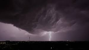 Wetter: Karte zeigt, wo am Wochenende Unwetter drohen — Stuttgarter Zeitung