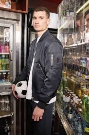 FashionNetwork - The World's Fashion Business News - News update