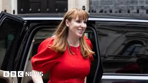 Unite votes to suspend Rayner’s membership over bin strikes