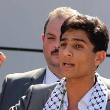 Arab Idol winner Palestinian Mohammed Assaf speaks upon arrival at the Rafah crossing point on the border between Egypt and southern Gaza (AP) [PA] - 410374_1