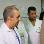 صور.. وزيرة الصحة تتفقد مستشفى