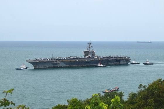 USS Abraham Lincoln arrives in Thailand for crew shore leave after 286-day Middle East deployment; about 5,000 sailors and Marines expected in Pattaya