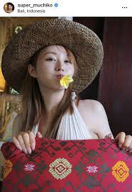 “青汁王子”と電撃婚・てんちむ、プールで開放的な大胆ショットが「眼福」「お綺麗すぎます」「可愛いすぎる」（スポーツ報知）