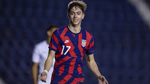 Brian Gutiérrez arriba a Guadalajara para ser el primer refuerzo de Chivas