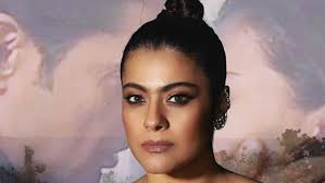 Kajol langgar prinsip, bercium demi skrip?
