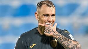 Róger Guedes e Claudinho podem voltar ao Brasil? Como conflito mexe com futuro de jogadores no Oriente Médio