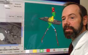 Mark Fillinger developed software that constructs 3D color images of blood vessels from black-and-white CT scans. mechanical engineering—began working with ... - disc_software_01