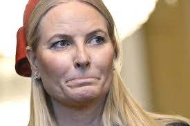 Prinzessin Mette-Marit: Nach neuem Rückschlag versucht sie sich zu erklären