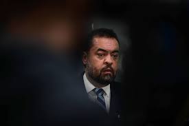 TSE tem 2 votos a 0 pela cassação de Cláudio Castro, mas Kassio interrompe julgamento