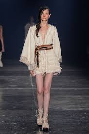 Resultado de imagem para tendencia de cintos inverno 2016