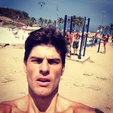 Instagram Photos of the Week | Evandro Soldati, David Agbodji, Sebastian Sauve + More. Evandro Soldati takes a playful selfie at the beach. - evandro-soldati-photo