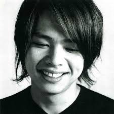 nakagawa_akinori03.jpg 中川 晃教（なかがわ あきのり、1982年11月5日 - ）は、日本の男性シンガーソングライター、俳優。血液型はB型宮城県仙台市出身。 - nakagawa_akinori03
