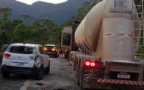 Petrópolis tem tarde de acidentes na BR-040