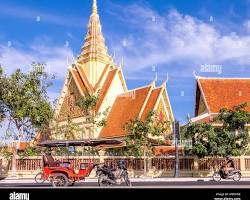 The exterior of a Cambodian courthouse building.