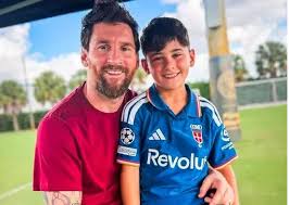 راز پیراهن کومو بر تن پسر مسی فاش شد!