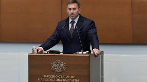 Евгени Симеонов сменя Румен Спецов като особен управител на "Лукойл"