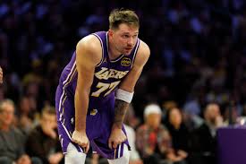 Hachimura's buzzer beater sends Lakers over Raptors, Lebron's NBA-record scoring streak ends