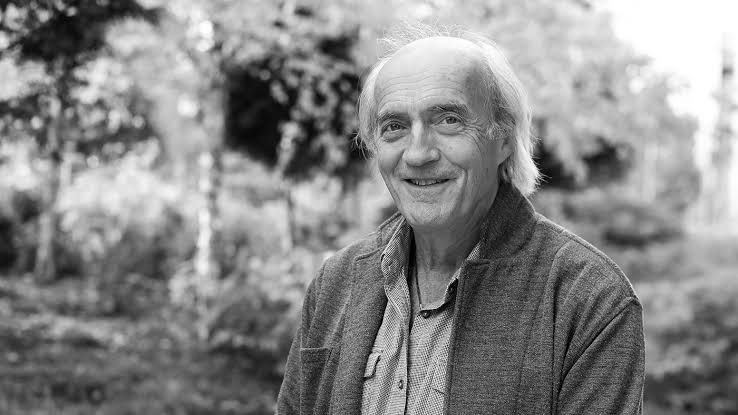 Designing the future with the help of the past with Bill Buxton - Microsoft  Research