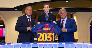 Pau Cubarsí praises Anthony Gordon’s signing for FC Barcelona