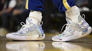 Warriors' Steph Curry Announces Shoe Contract with Li-Ning in Video After 2025 Under Armour Exit