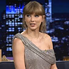 Taylor Swift, Travis Kelce, Jennifer Lopez, Ben Affleck and More Celebrity Sightings