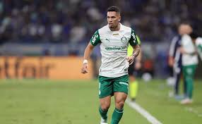 Paulinho avança em recuperação no Palmeiras, porém, segue sem data certa para jogar em 2026