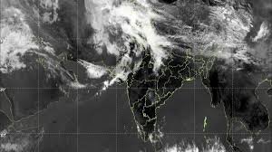 Expect rain: Satellite captures 1000-km-long cloud build-up over India, Pakistan