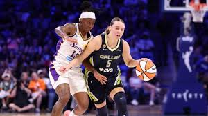 Paige Bueckers Ruled Out vs. Liberty After Nneka Ogwumike Collision