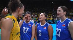 Jogadora do Chile chora ao abraçar Gabi depois de vitória do Brasil no Pré-Olímpico; veja vídeo