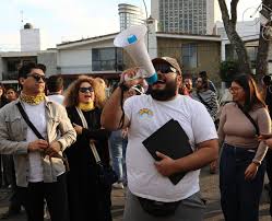 FEU se manifiesta contra el aumento del transporte público en Casa Jalisco