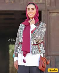 ببینید سوگل طهماسبی چجوری پز خودروی گران قیمتش رو میده!