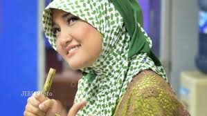 Fatin Shidqia Lubis Sang Jawara X Factor Indonesia (Twitter.com). Solopos, SOLO – Setelah sukses merilis dua lagu di awal karirnya, Fatin Shidqia ... - fatin-jilbab-hijau