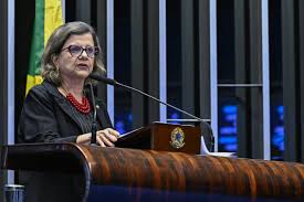 Nova líder do governo no Senado e Alcolumbre trocam afagos após primeira reunião