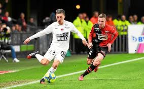 Mathias Autret Quitte Caen: Retour Surprise en Bretagne! ⚽ - Imagen principal del artículo