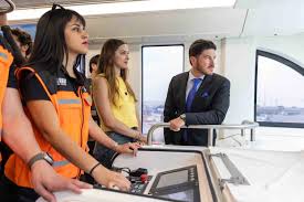 Sistema de transporte atraviesa momento decisivo, dice Samuel García