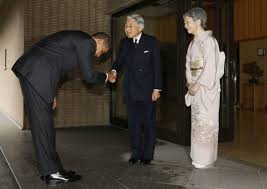 Résultat de recherche d'images pour "obama saluant hiro hito"