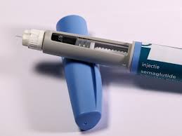 Casos de pancreatite por canetas emagrecedoras crescem e atingem mais mulheres