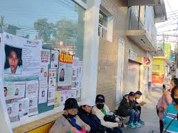 Colectivos toman Comisión de Atención a Víctimas, en Xalapa