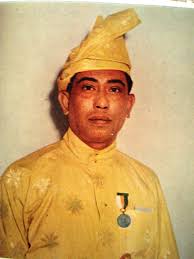 Raja Musa ibni Almarhum Sultan Abdul Aziz was born on 16 June 1919 at Teluk Anson. He was educated at the Malay School, Teluk Anson (1926 to 1929) and at ... - p1011750