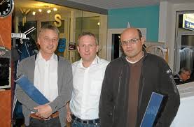 ... Kassenverwalter Thomas Podoski (links) von Heiko Jerger (Mitte).