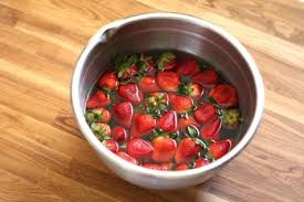 Hasil gambar untuk menyimpan buah berries