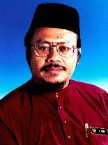A. AZIZ DERAMAN (Abdul Aziz bin Deraman Dato&#39;, Azidra, Ade Putragong). Lahir : 23 Julai 1948, ... - azizder-31Dec2003-160434