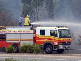 Fast-moving bushfire prompts emergency warning