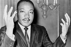 Martin <b>Luther King</b> während einer Pressekonferenz im Jahr 1964 - martin-luther-king-day